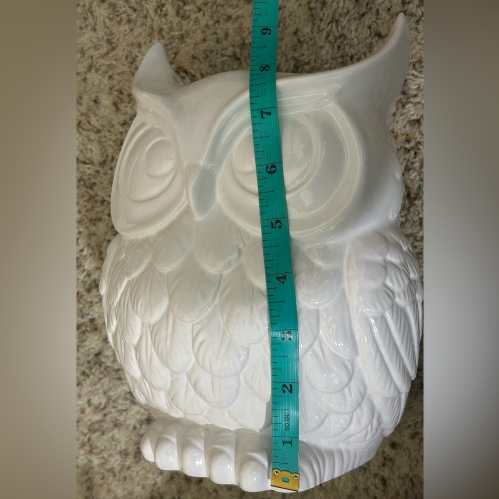 White Ceramic Owl Vase - Beautiful Owl for Flowers or a Simple Decor - Picture 5 of 5